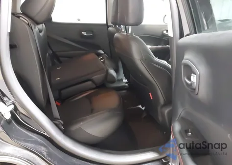 2020 Jeep Compass Trailhawk 4X4 z USA, uszkodzony, nr VIN 3C4NJDDB3LT143957